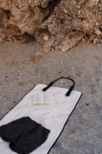 VINGA Volonne AWARE™ recycled canvas beach mat - Image 5