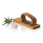 AdHoc RoccaAlio Garlic press with chopping board - Image 3